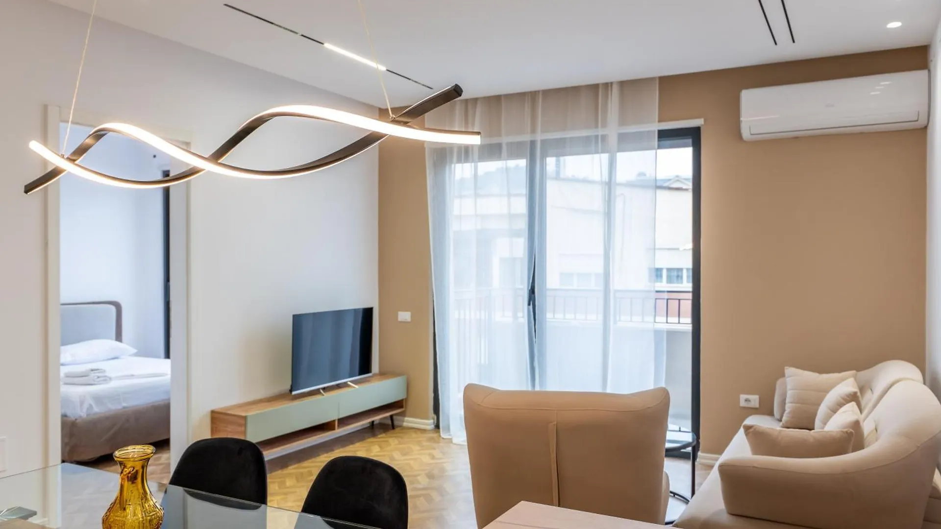 Tirent Apartment-Modern Bedrooms Stay Near Liqeni I Thate Tirana Albania