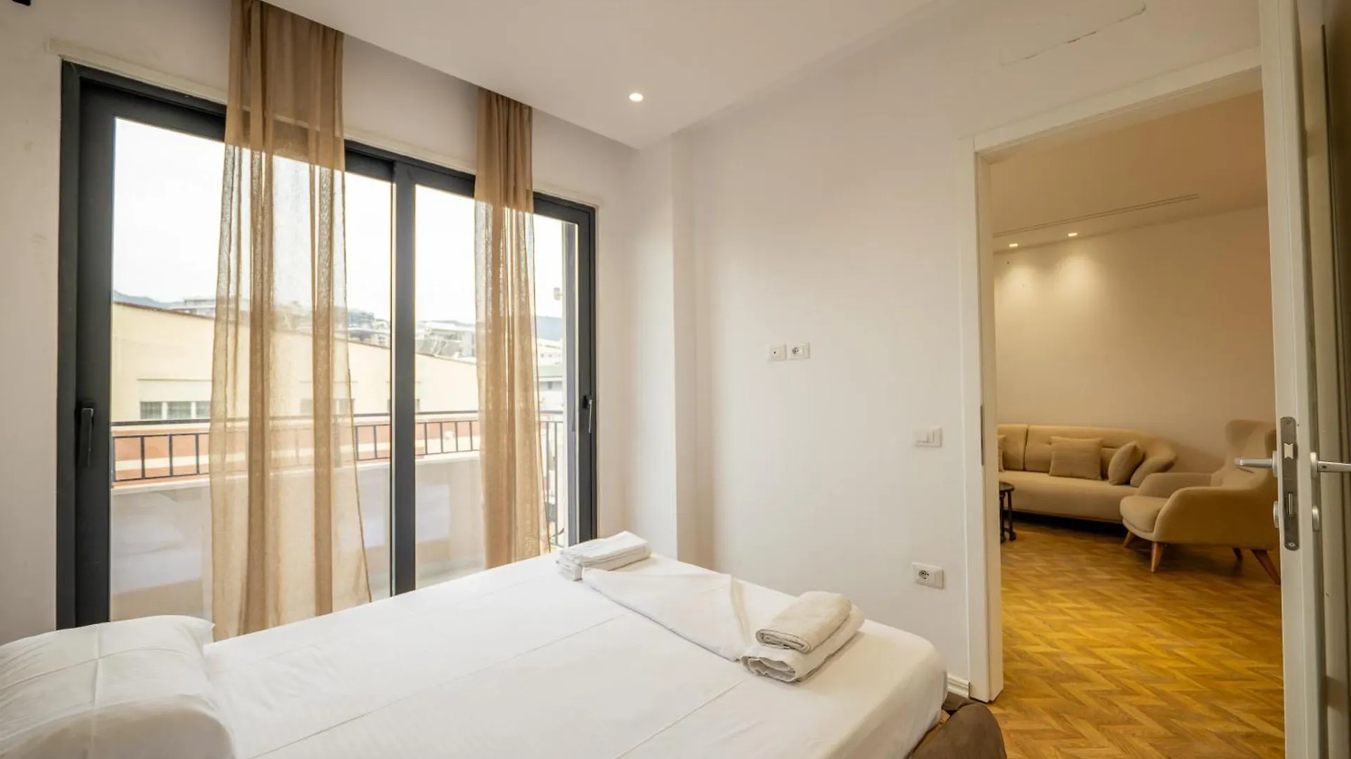 Tirent Apartment-Modern Bedrooms Stay Near Liqeni I Thate Tirana