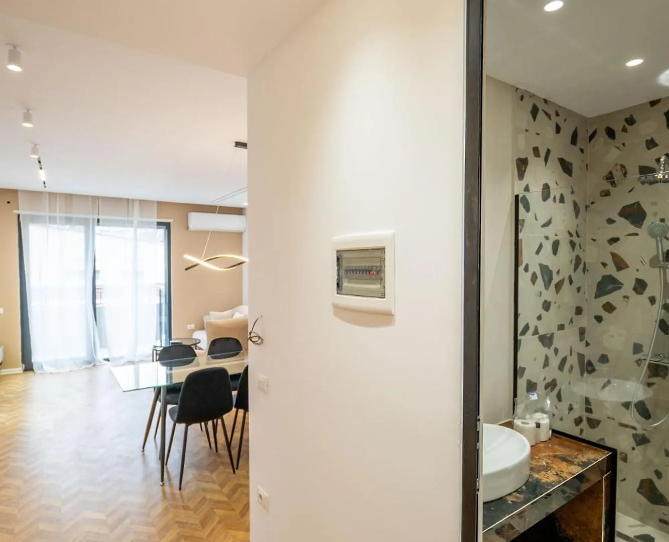 Apartment Tirent Apartment-Modern Bedrooms Stay Near Liqeni I Thate Tirana